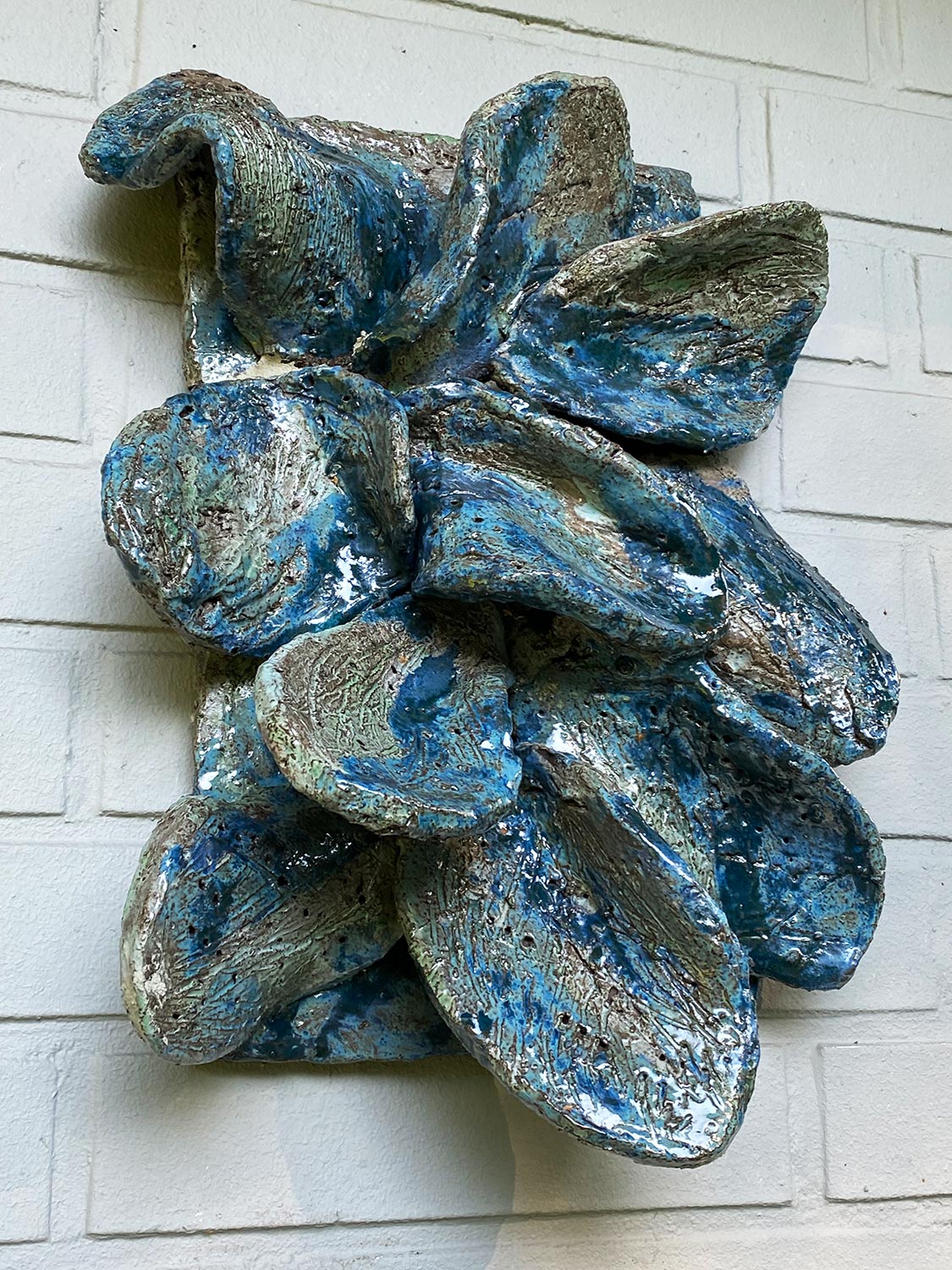 "Orejas Azul" · Wandrelief · 33 x 22 cm · Keramik 2021